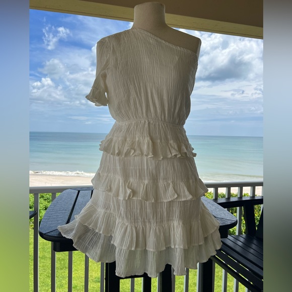 Beautiful white Dissh one shoulder dress size 6 AU - Picture 4 of 5